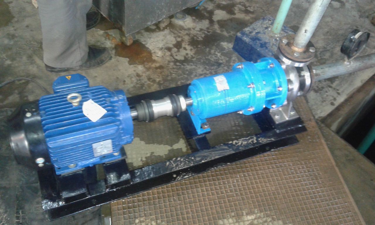 Titanium Long coupled Pump